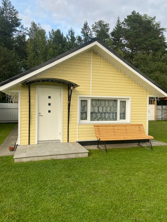 Коттедж 2-комнатный Дом — Деревянное