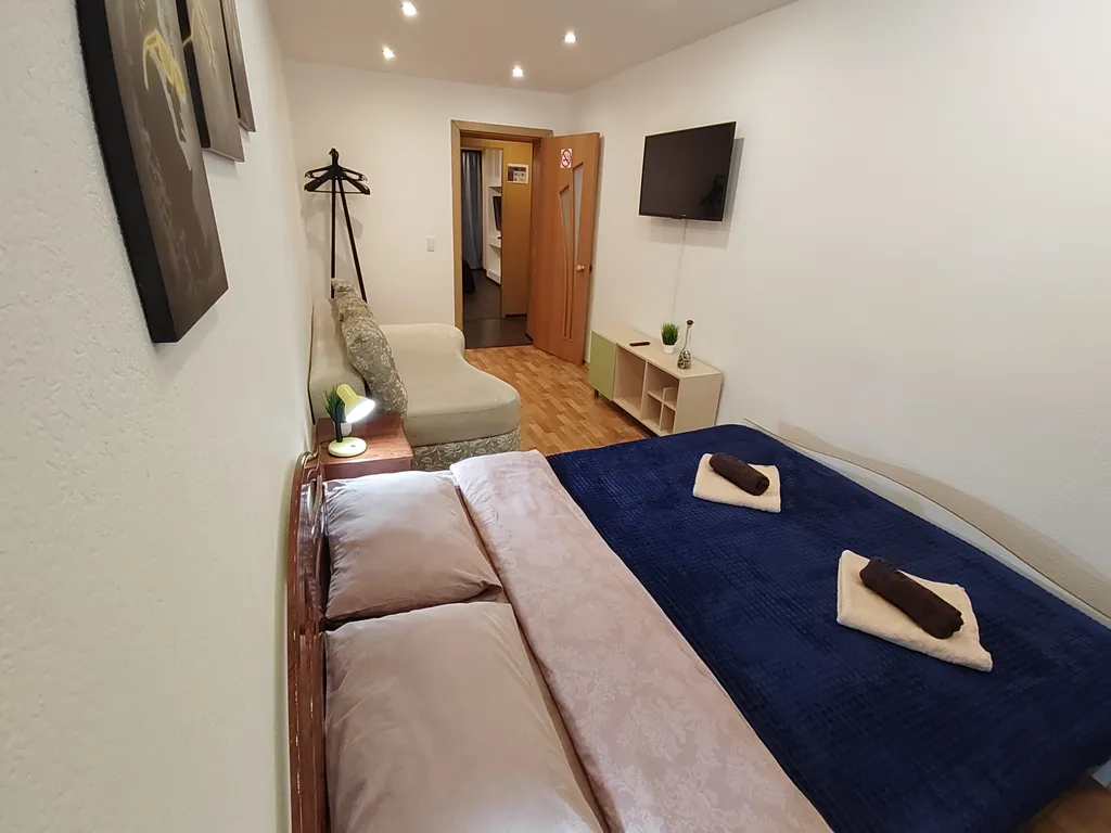 Двухкомнатная квартира с раздельными спальнями рядом с Мурманск Молл