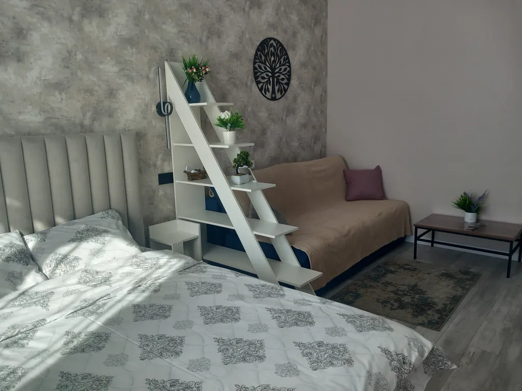 Новая,уюная 2х.кв люкс на 6чел,закрытая территор.,юго-зап р-на, 17/77