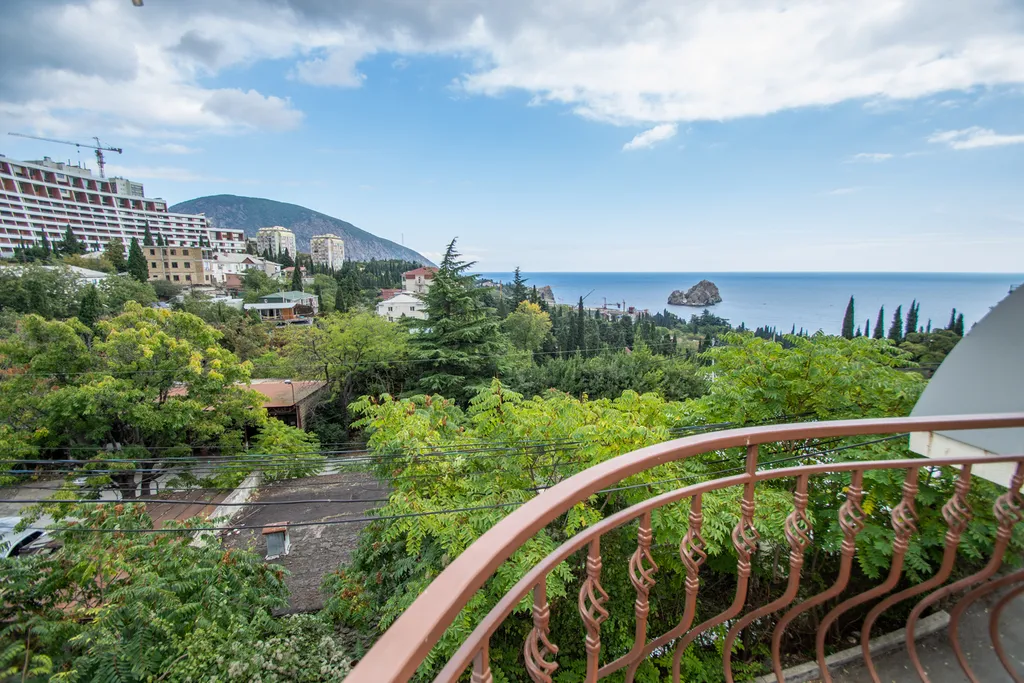 Апартаменты Андеграунд с видом на море