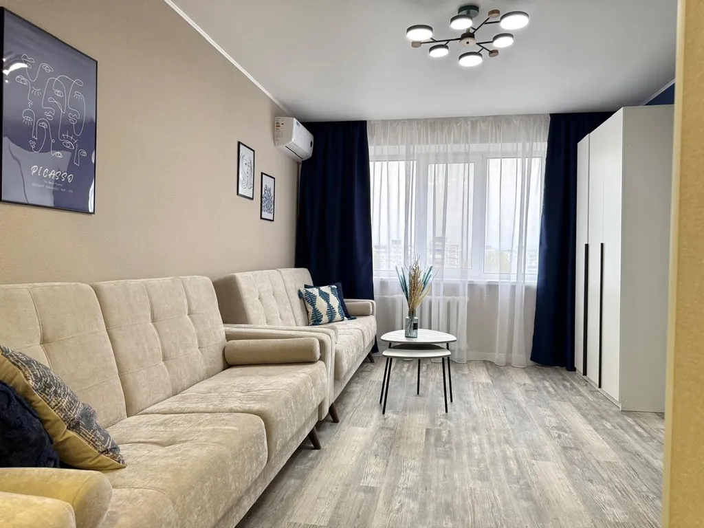 2 комн квартира район Обелиск