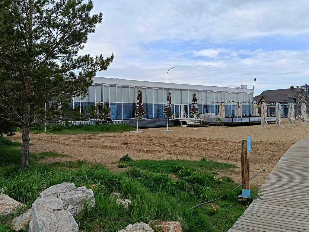 Уютный домик на берегу Камского моря