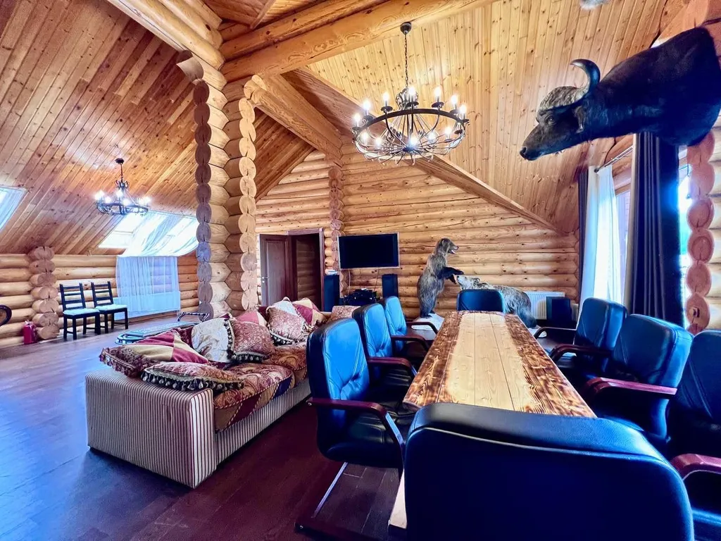 Коттедж с бассейном