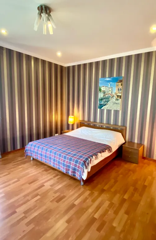 Вилла с круглым бассейном