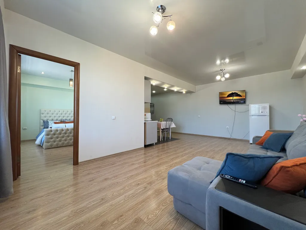 Теплая евро 2-к квартира на саянах. Не берем оплату за финальную уборку