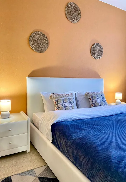 2-к. квартира с современным дизайном в центре от Kravc Group