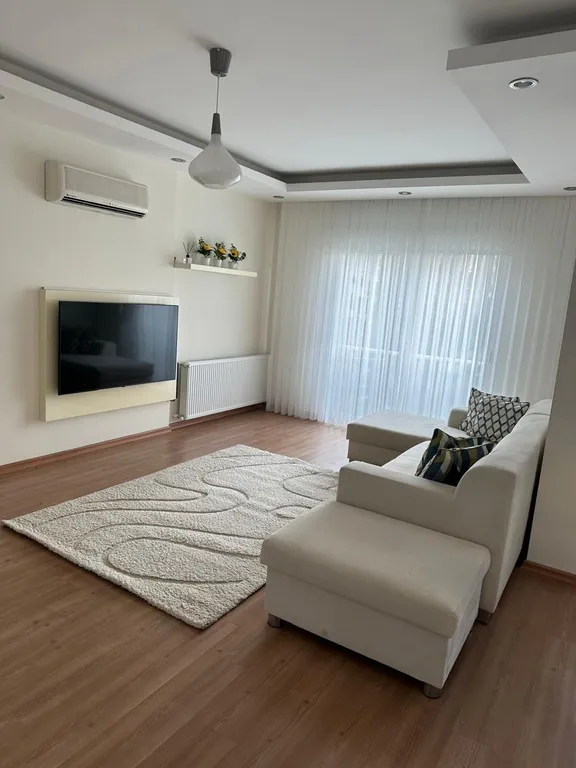 Просторная квартира вблизи моря в Лимане