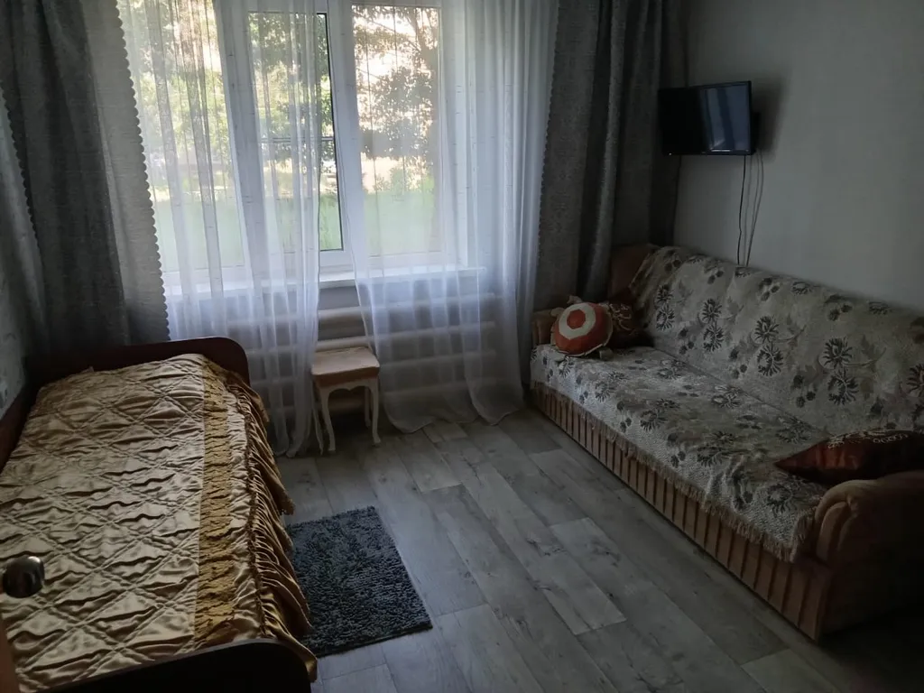 Комната в квартире с хозяйкой