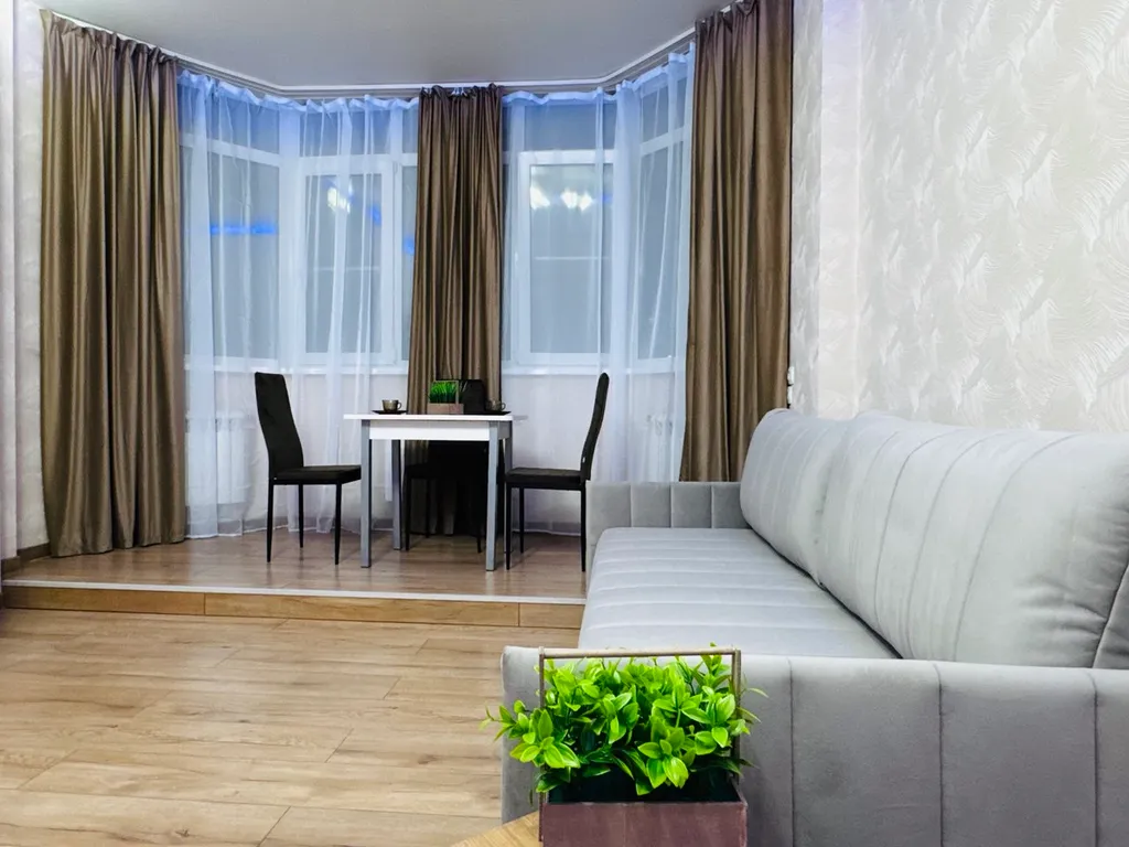 Стильная двухкомнатная квартира в центре города, рядом дворец спорта