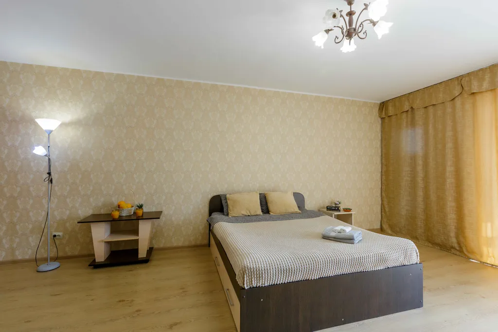 Светлая квартира с панорамными окнами в 10 минутах от парка в центре