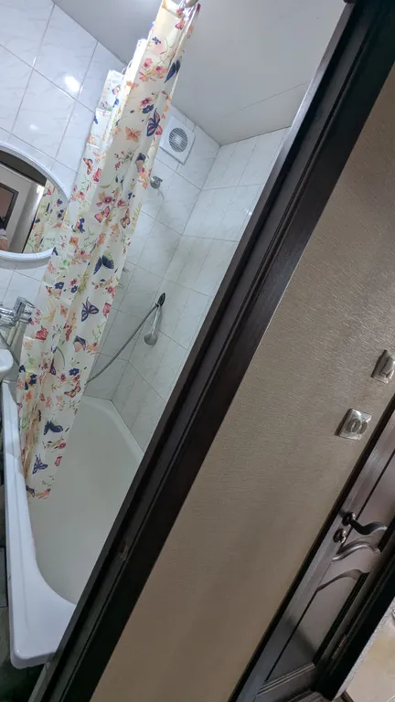 Чистая, двухкомнатная квартира