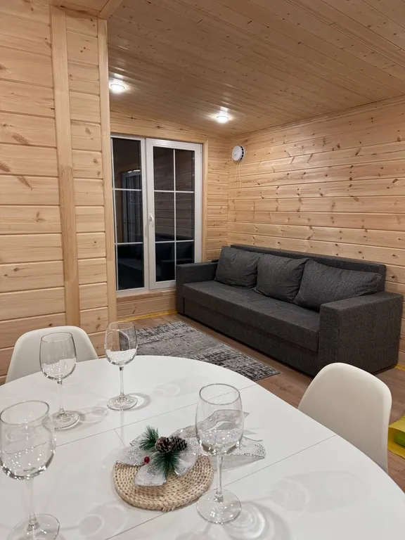 Уютный дом в лесу