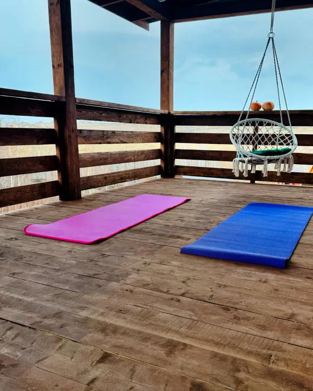 Дом с террасой и видом на закат