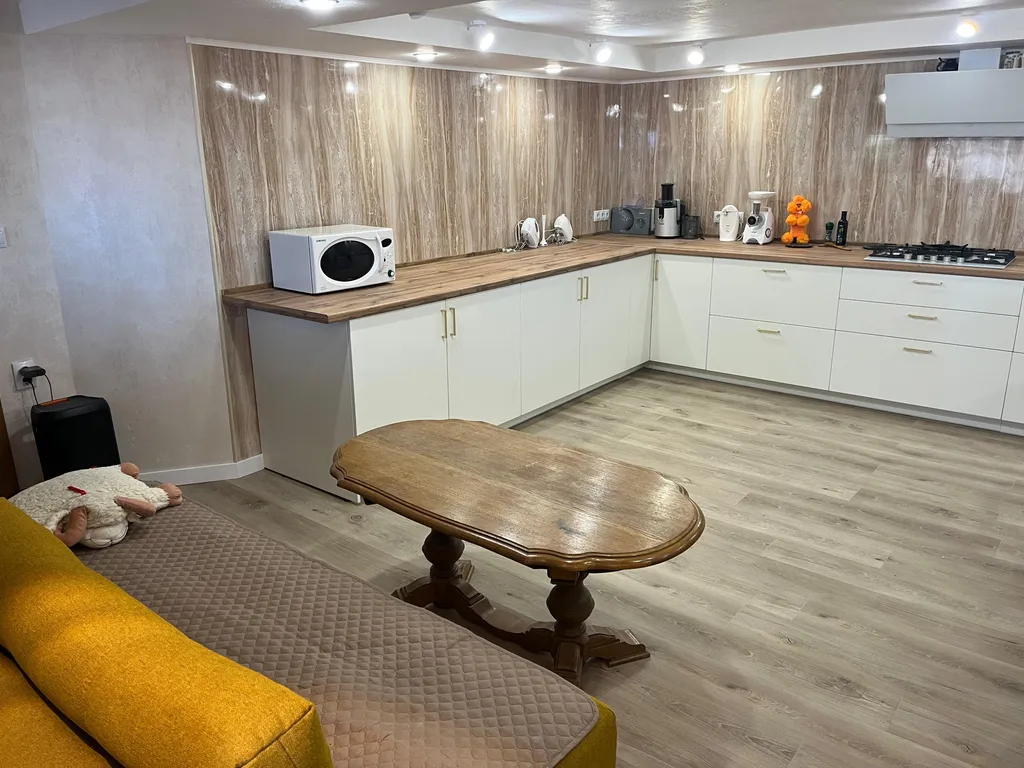 Тихий и уютный дом с террасой с видом на горы