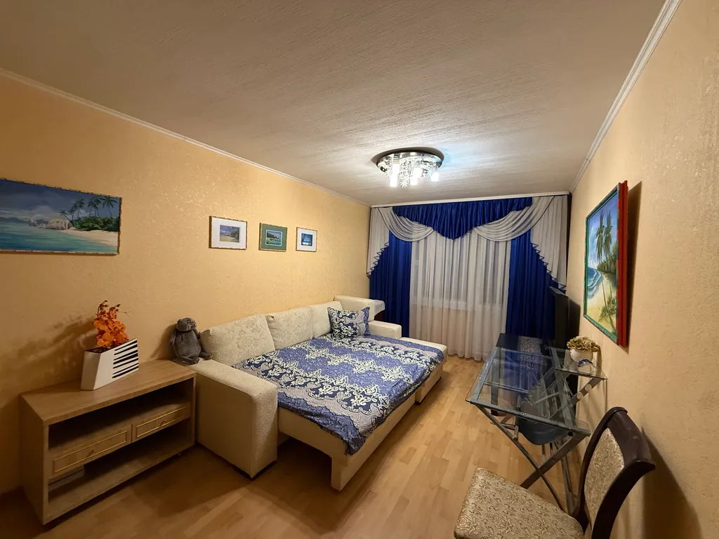 Комната в карибском стиле в трёхкомнатной квартире