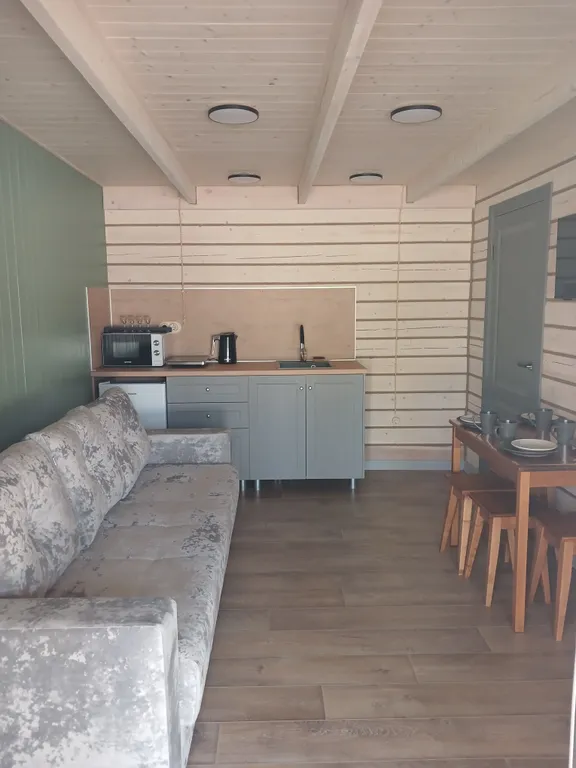 Благоустроенный коттедж с террасой — аренда посуточно в Катунь