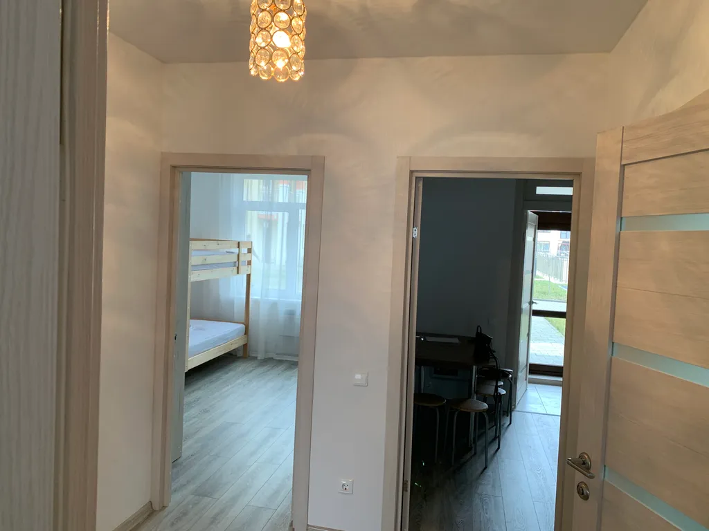 3 -комнатная квартира с бассейном во дворе