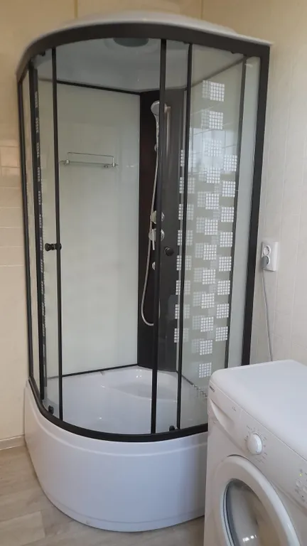 Коттедж с собственной территорией, большой беседкой и мангальной зоной