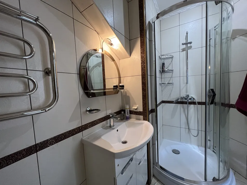 Дом в 5 минутах от набережной Ялты с бассейном и сауной