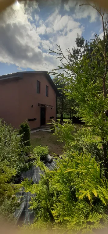 Большой загородный дом