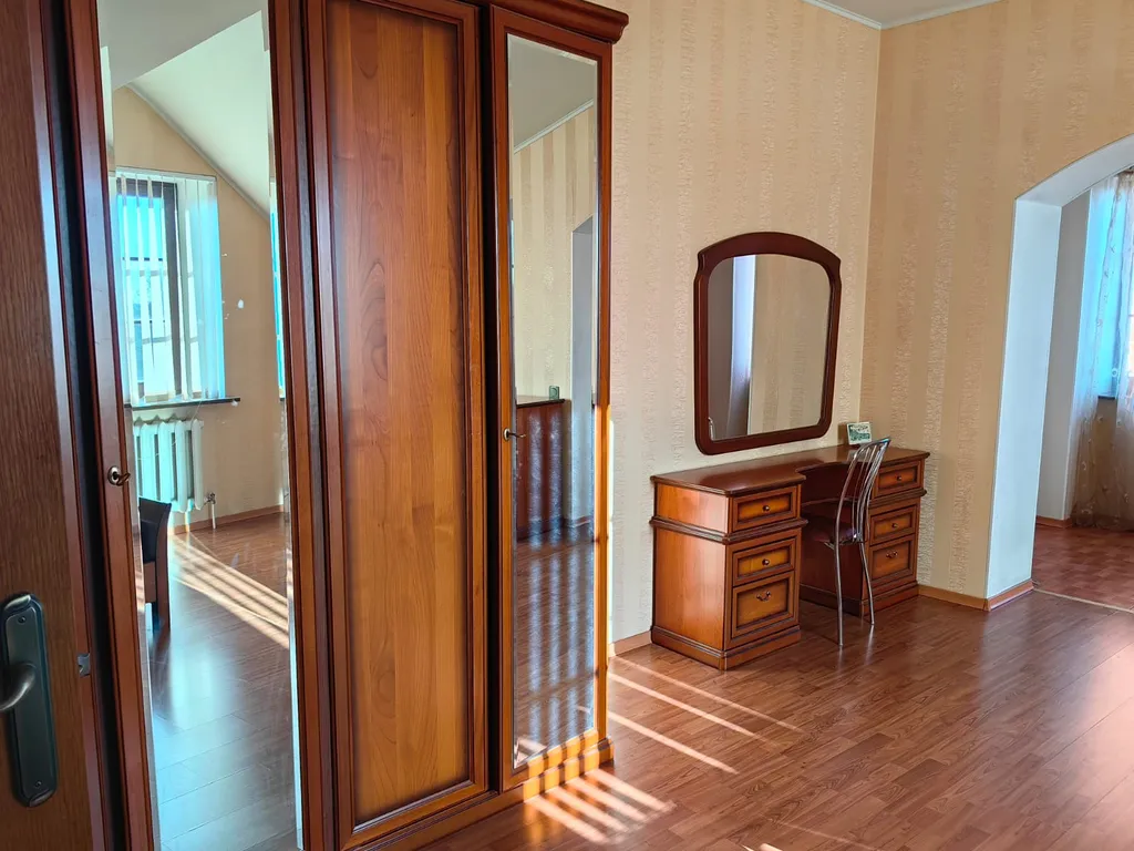 Двухуровневая четырёхкомнатная квартира с сауной