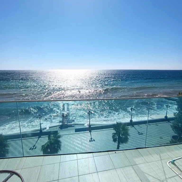 Двухкомнатные апартаменты у моря