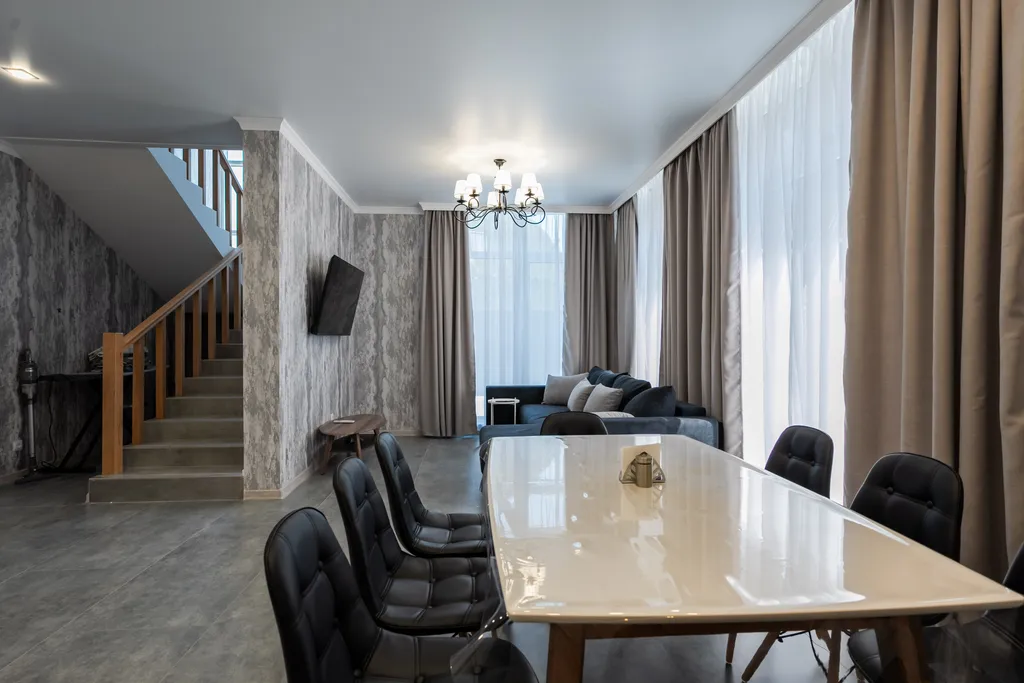 Большой коттедж