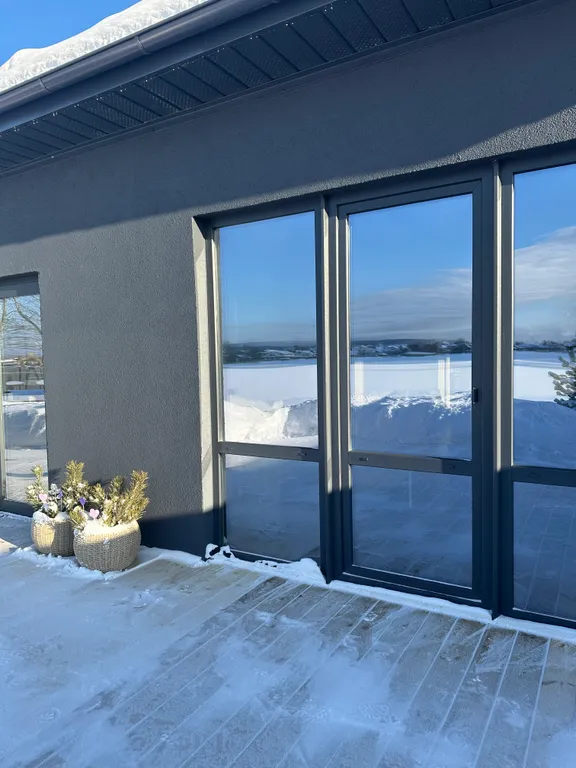 Коттедж "Грей Вилла"  на берегу водоема с потрясающими видами