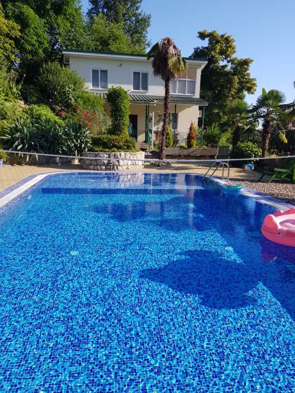 Дом с бассейном у моря участок - 24 сотки райского сада