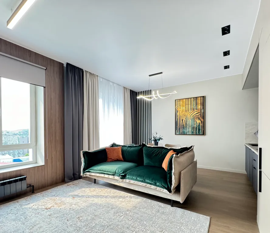 Квартира с дизайнерским ремонтом с парковочным местом — аренда посуточно в Владивосток