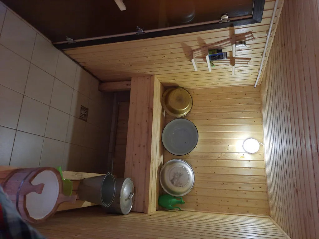 Коттедж Коттедж у озера в лесу — Луга