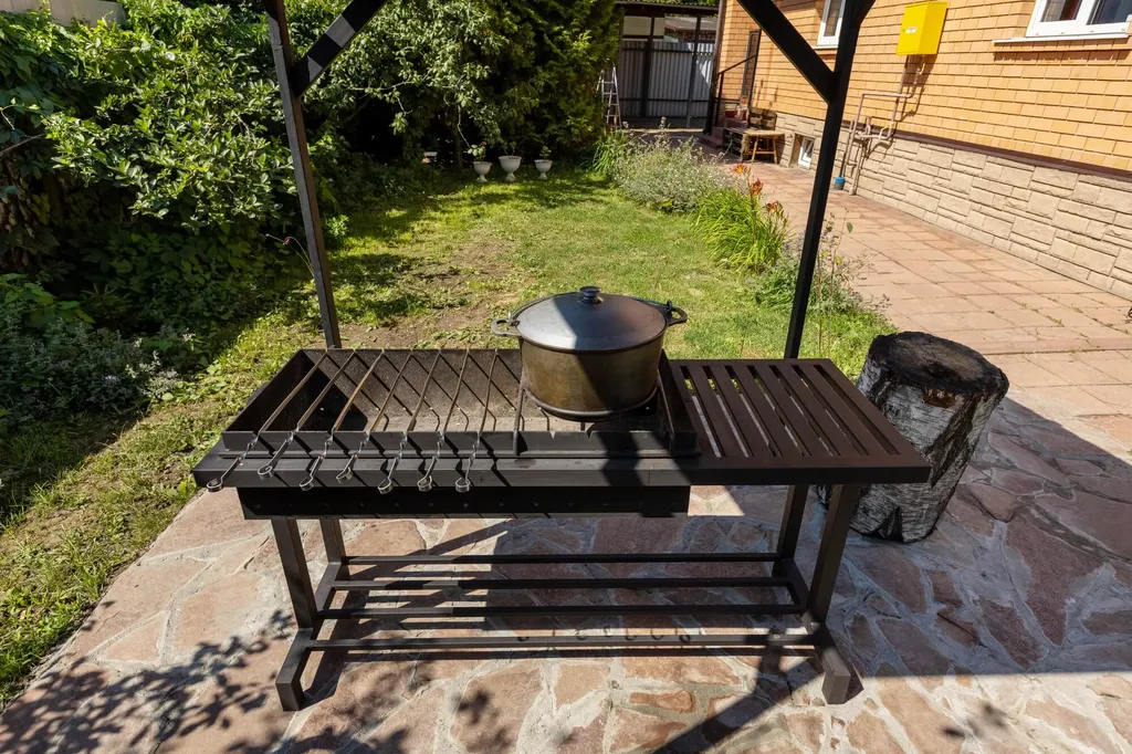 Коттедж с баней на дровах рядом с европарком