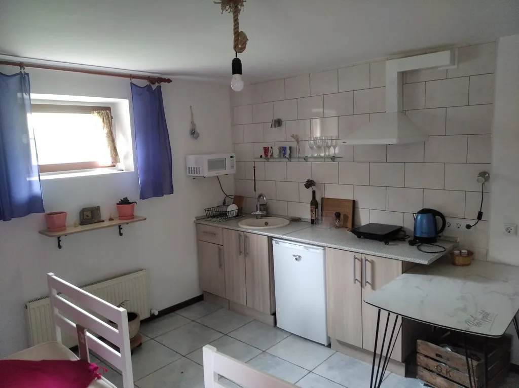 Квартира отдельная на первом этаже частного дома