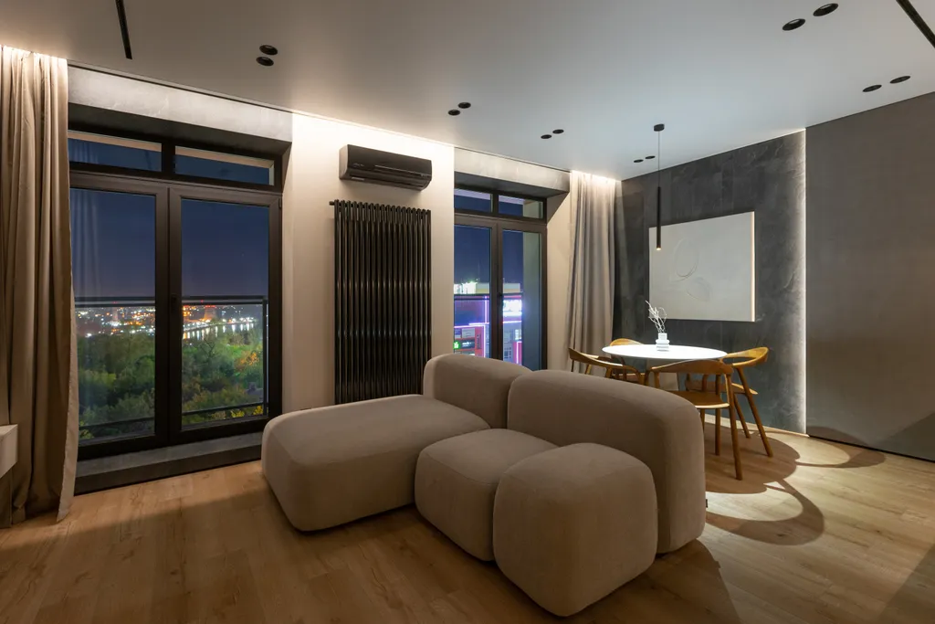 Апартаменты бизнес класса в центре города с красивым видом из окна