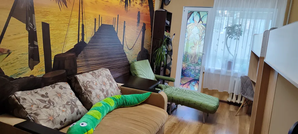 Двухкомнатная квартира в микрорайоне с видом на море и горы