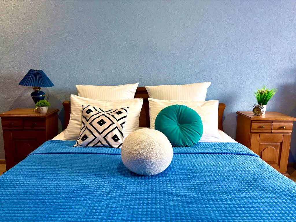 Коттедж Двухэтажный дом из 5 комнат, с уютным двориком и мангалом — аренда посуточно в Шахты