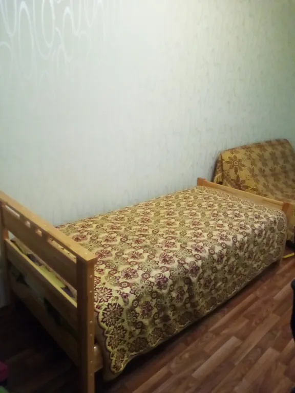 Квартира в новом доме на берегу реки. Парковка свободная.