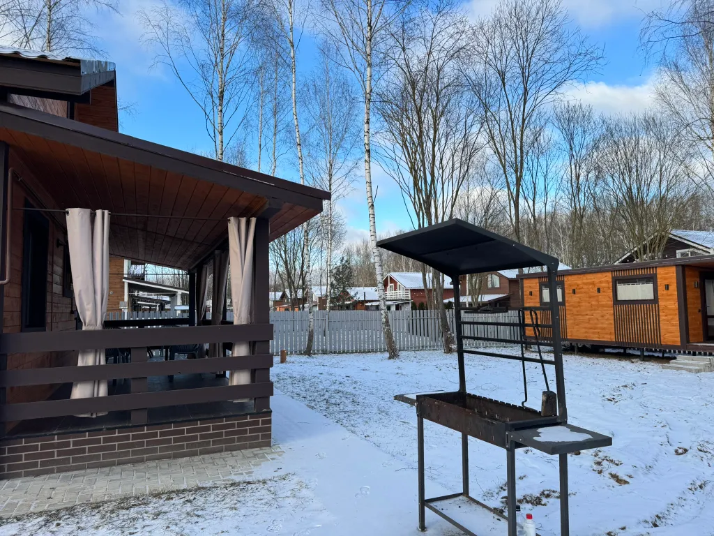 Уютный деревянный дом с баней