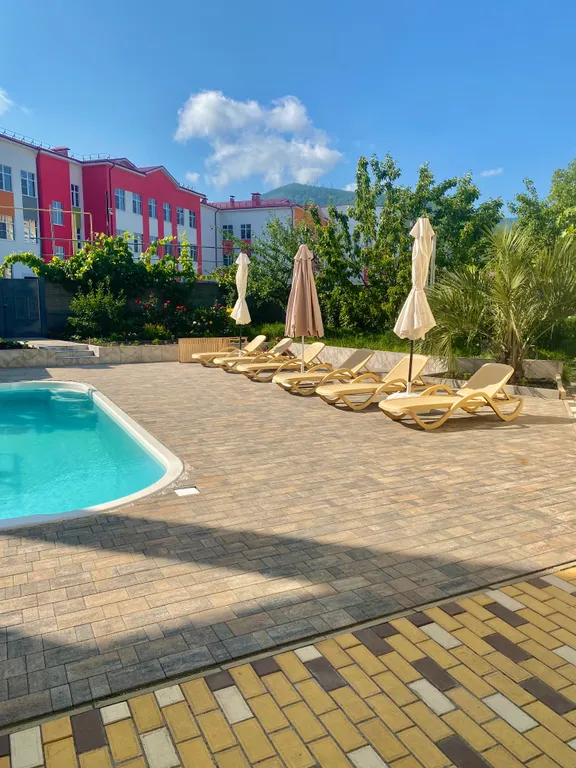 Квартира Квартира Четырехместный двухкомнатный номер в гостевом доме с бассейном — Лазаревское