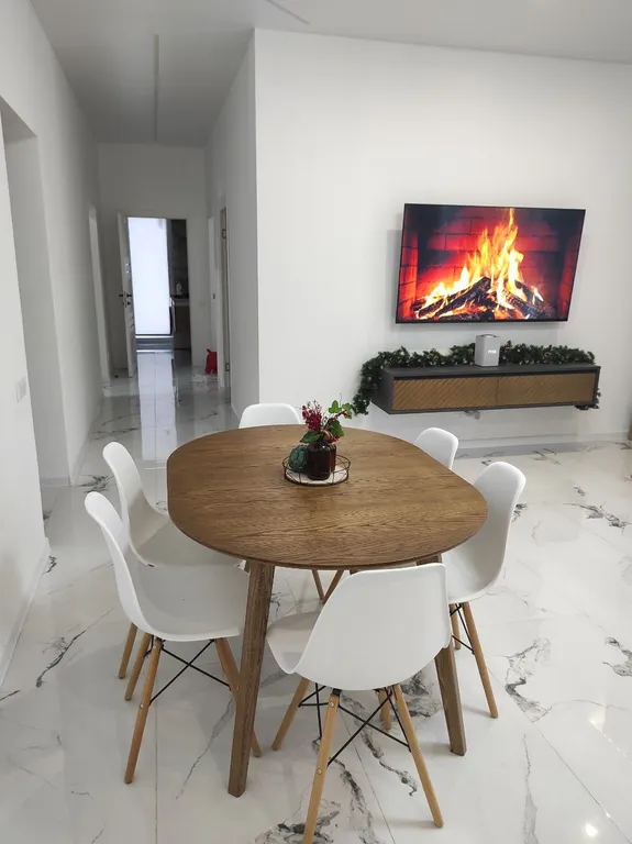 Коттедж Просторный дом — Лобня