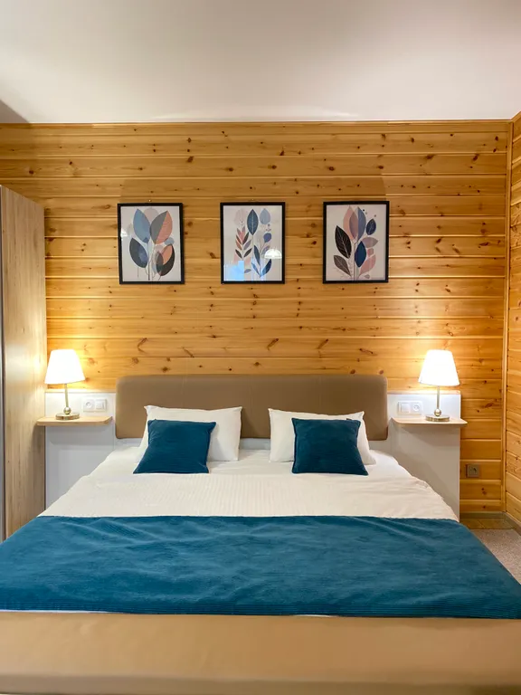 Апартамент С, Семейный