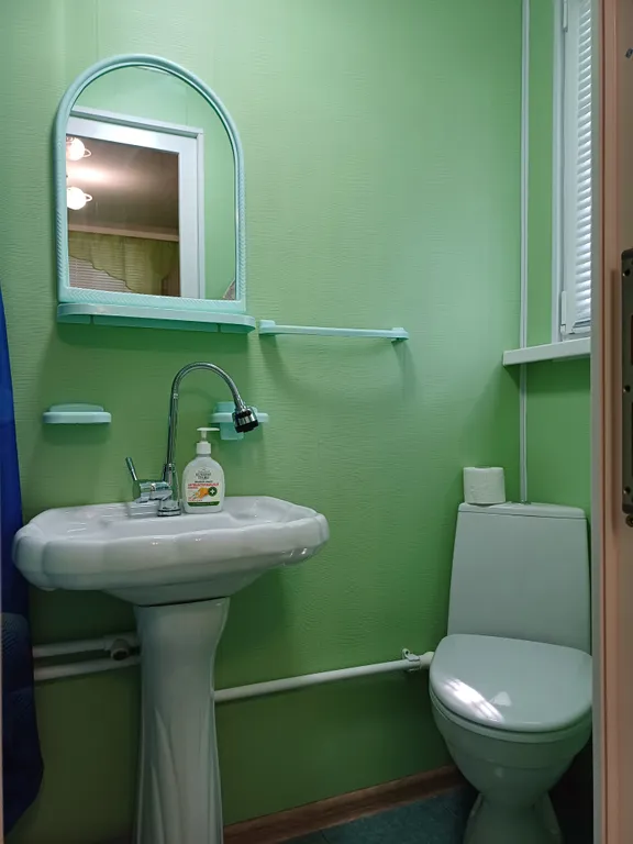 Домик со своей кухней и беседкой