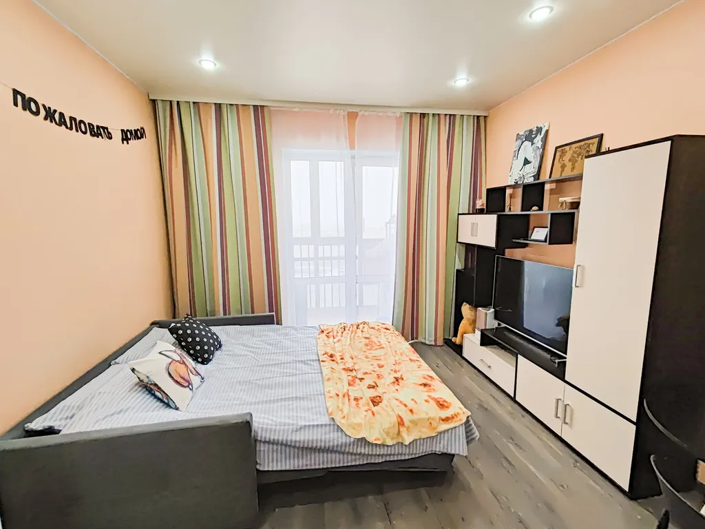 Квартира-студия Вверх