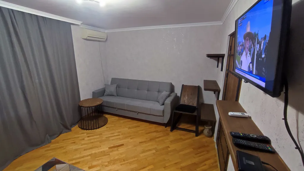 Просторная квартира с ремонтом в стиле лофт.