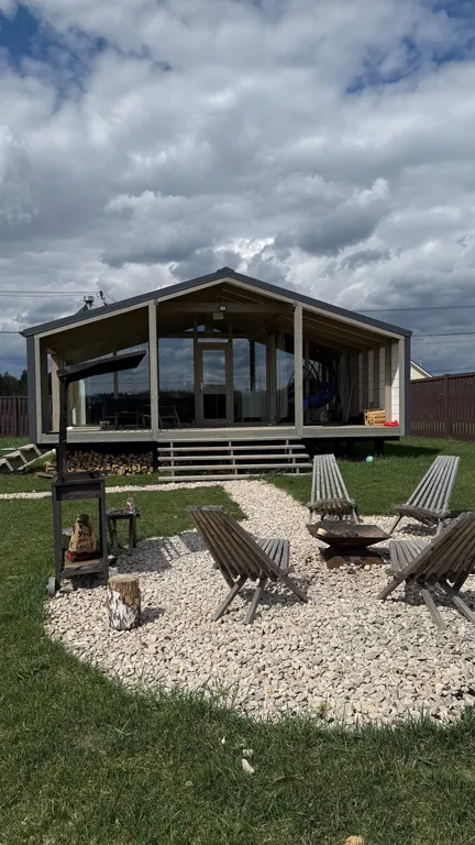 Панорамный дом с камином в престижном поселке