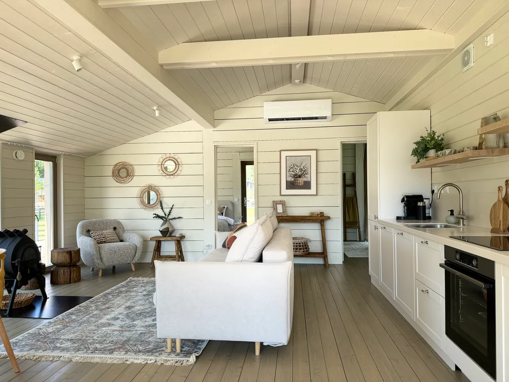 Уютный загородный дом в тишине