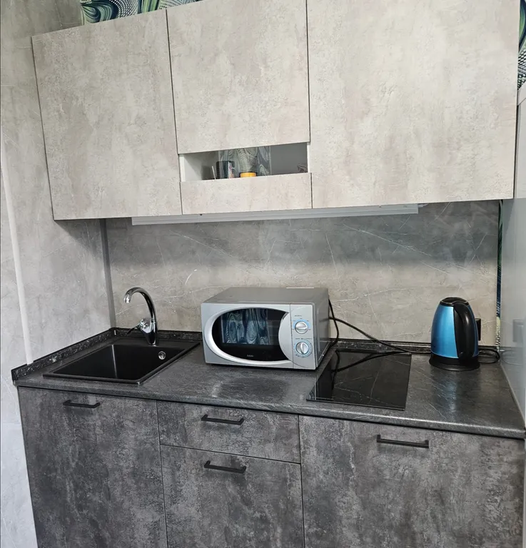 Квартира с лоджией возле станции в центре города