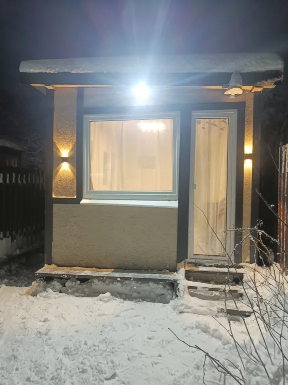 Красивый уютный дом у озера