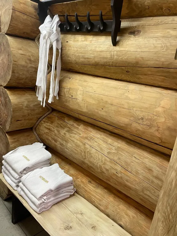 Дом из цельного массива с баней