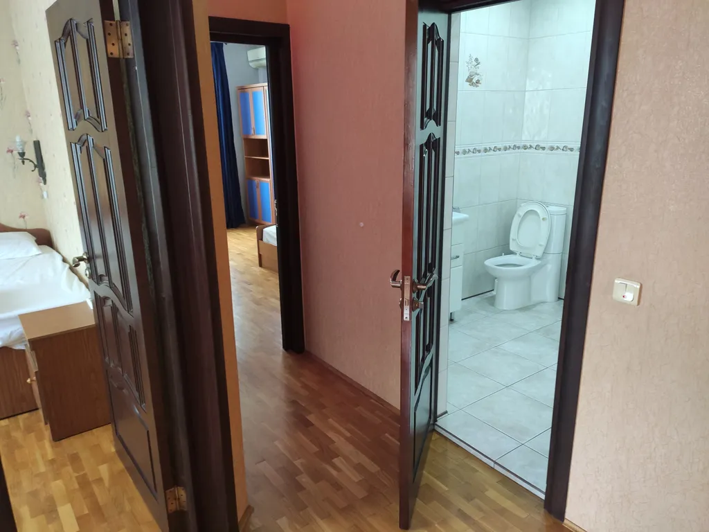 Дом в спальном районе